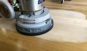 無垢材研磨(ダストフリーサンディング)